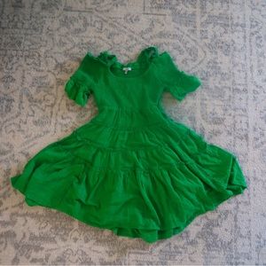 Beautiful green dress!